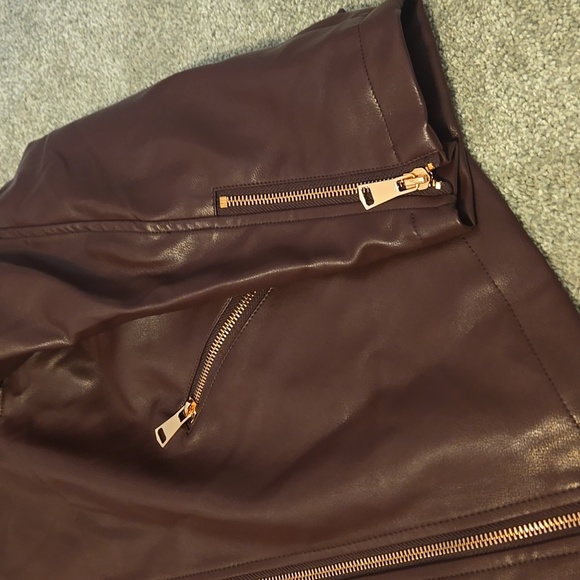 Jaclyn Smith Maroon Moto Polyureethane Jacket - Picture 3 of 9